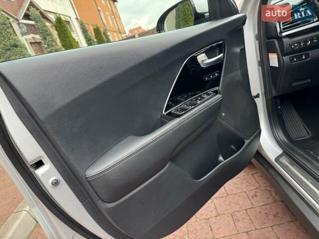 Сірий Кіа Niro, об'ємом двигуна 0 л та пробігом 118 тис. км за 19300 $, фото 64 на Automoto.ua