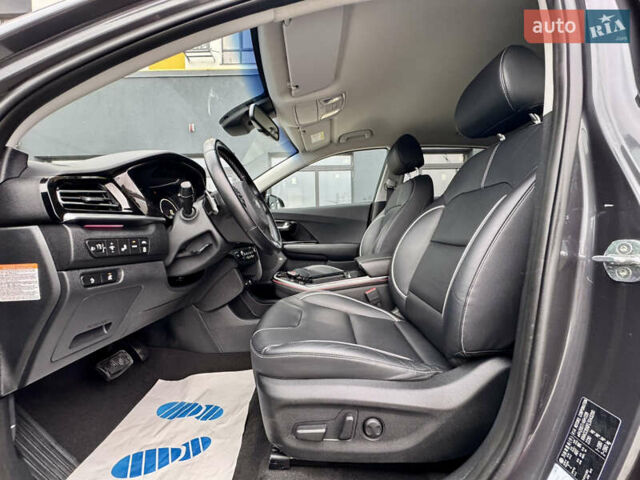 Серый Киа Niro, объемом двигателя 0 л и пробегом 109 тыс. км за 20500 $, фото 39 на Automoto.ua