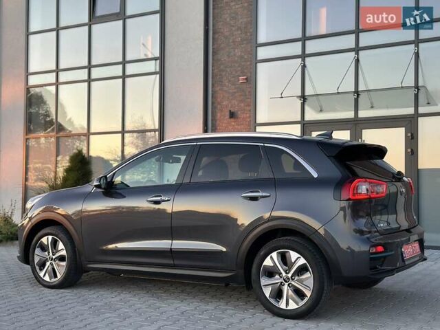 Серый Киа Niro, объемом двигателя 0 л и пробегом 74 тыс. км за 18200 $, фото 10 на Automoto.ua