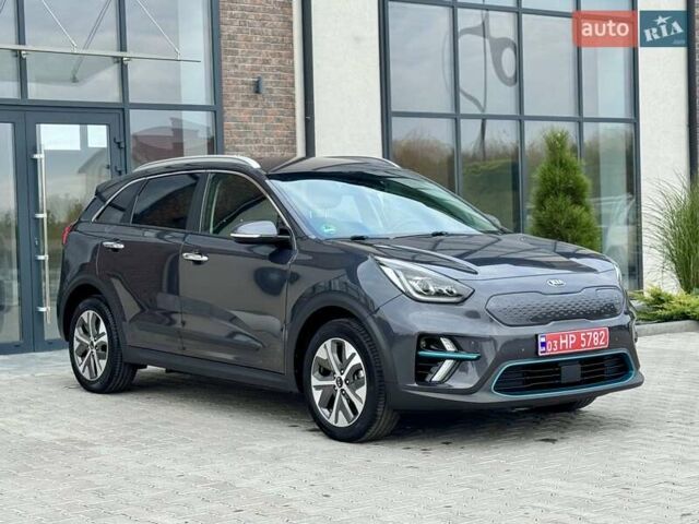 Серый Киа Niro, объемом двигателя 0 л и пробегом 150 тыс. км за 18500 $, фото 15 на Automoto.ua