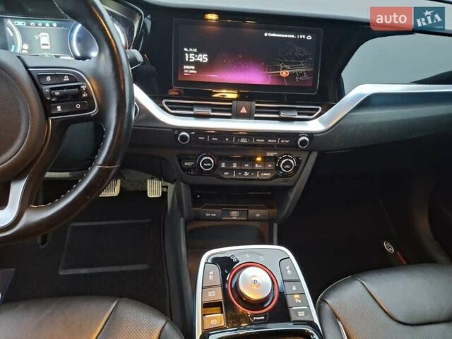 Серый Киа Niro, объемом двигателя 0 л и пробегом 150 тыс. км за 19300 $, фото 15 на Automoto.ua