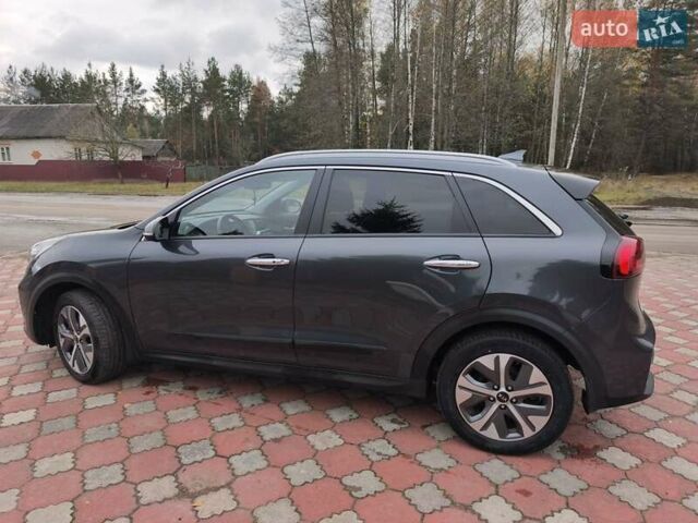 Серый Киа Niro, объемом двигателя 0 л и пробегом 58 тыс. км за 23800 $, фото 5 на Automoto.ua