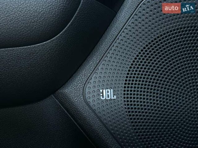 Сірий Кіа Niro, об'ємом двигуна 0 л та пробігом 76 тис. км за 22700 $, фото 38 на Automoto.ua