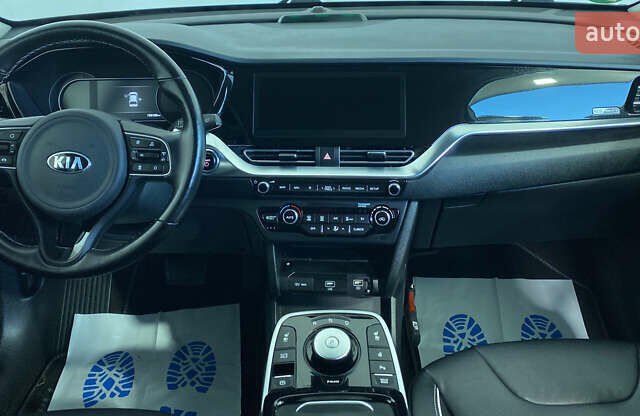Сірий Кіа Niro, об'ємом двигуна 0 л та пробігом 158 тис. км за 19950 $, фото 10 на Automoto.ua