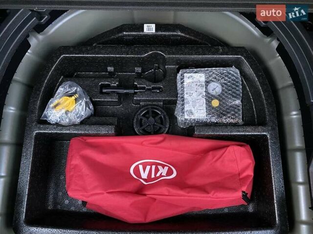 Сірий Кіа Niro, об'ємом двигуна 0 л та пробігом 107 тис. км за 21950 $, фото 69 на Automoto.ua