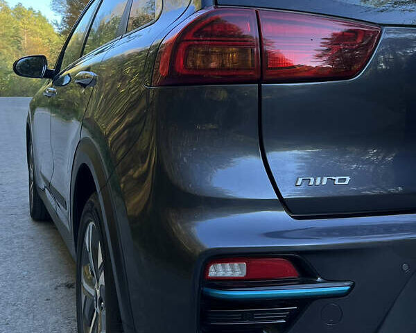 Сірий Кіа Niro, об'ємом двигуна 0 л та пробігом 114 тис. км за 19400 $, фото 10 на Automoto.ua