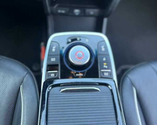 Сірий Кіа Niro, об'ємом двигуна 0 л та пробігом 72 тис. км за 19200 $, фото 17 на Automoto.ua