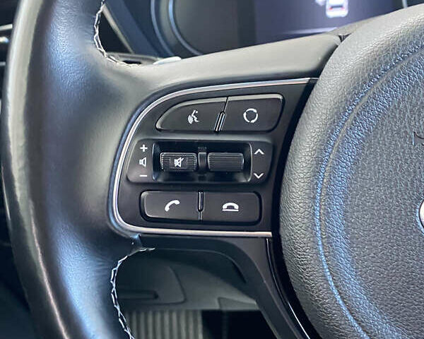 Сірий Кіа Niro, об'ємом двигуна 0 л та пробігом 158 тис. км за 19950 $, фото 12 на Automoto.ua