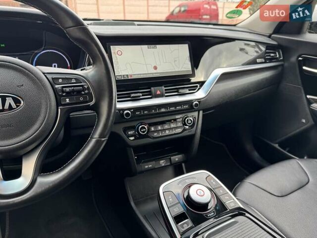 Сірий Кіа Niro, об'ємом двигуна 0 л та пробігом 118 тис. км за 19300 $, фото 87 на Automoto.ua
