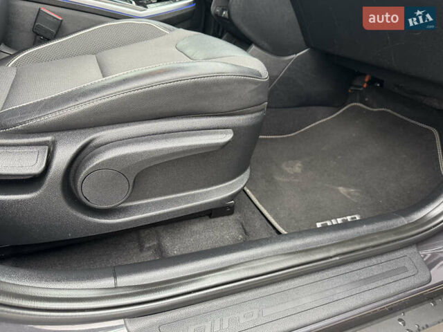 Серый Киа Niro, объемом двигателя 0 л и пробегом 158 тыс. км за 17750 $, фото 56 на Automoto.ua