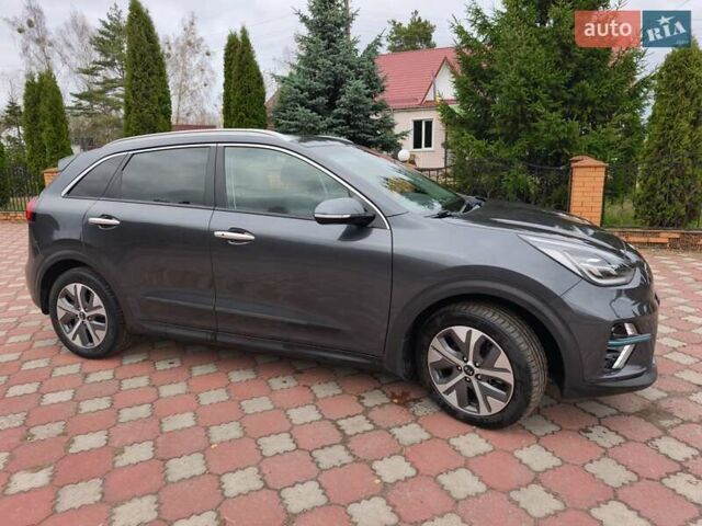 Серый Киа Niro, объемом двигателя 0 л и пробегом 58 тыс. км за 23800 $, фото 2 на Automoto.ua