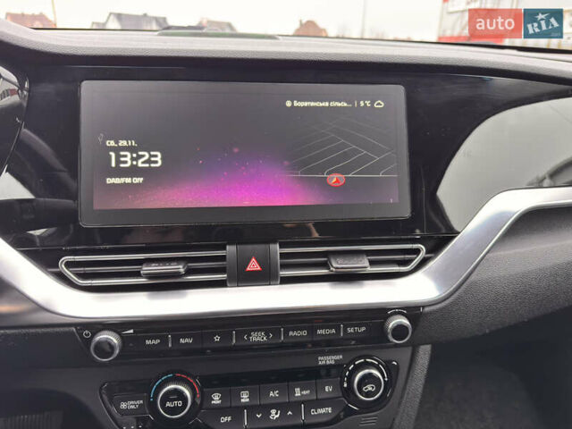 Серый Киа Niro, объемом двигателя 0 л и пробегом 77 тыс. км за 19500 $, фото 33 на Automoto.ua