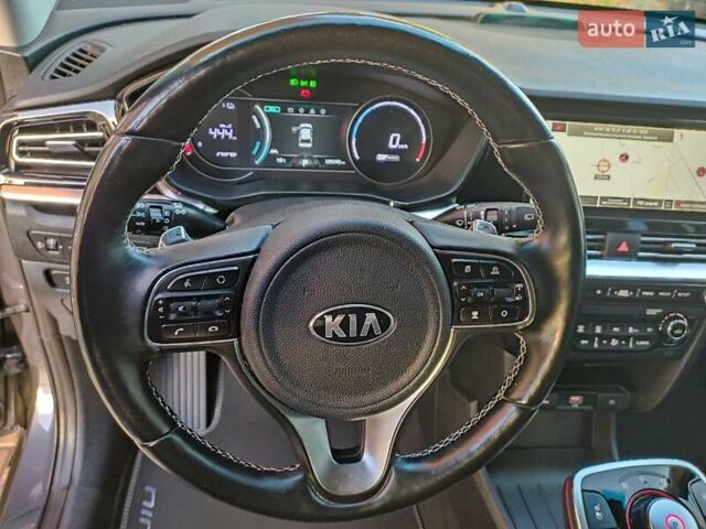 Киа Niro 2020 в Ровно на Automoto.ua Серый Киа Niro, объемом двигателя 0 л и пробегом 125 тыс. км за 19850 $, фото 63 на Automoto.ua