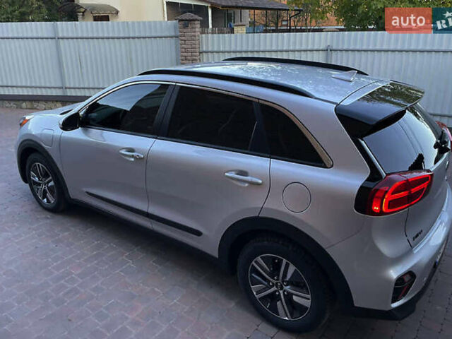 Серый Киа Niro, объемом двигателя 1.58 л и пробегом 67 тыс. км за 22600 $, фото 8 на Automoto.ua