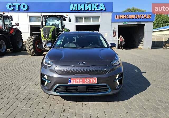 Серый Киа Niro, объемом двигателя 0 л и пробегом 145 тыс. км за 18800 $, фото 1 на Automoto.ua