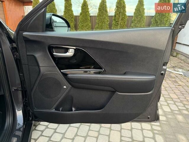 Сірий Кіа Niro, об'ємом двигуна 0 л та пробігом 118 тис. км за 20499 $, фото 81 на Automoto.ua