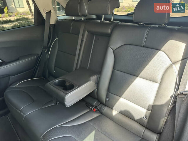 Сірий Кіа Niro, об'ємом двигуна 0 л та пробігом 143 тис. км за 17900 $, фото 34 на Automoto.ua