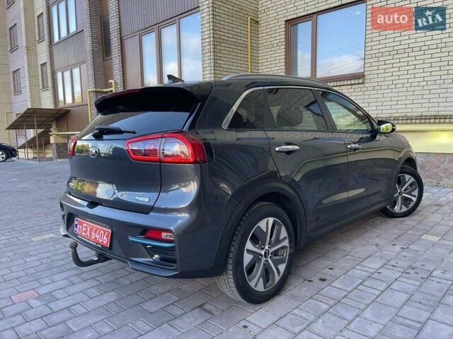 Серый Киа Niro, объемом двигателя 0 л и пробегом 125 тыс. км за 19250 $, фото 29 на Automoto.ua