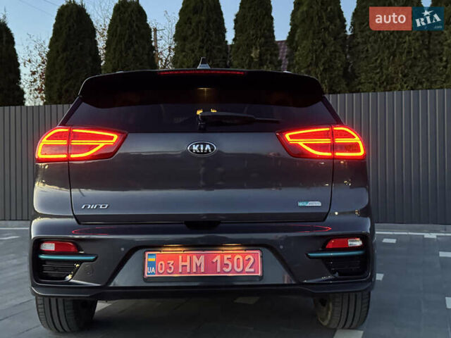 Серый Киа Niro, объемом двигателя 0 л и пробегом 112 тыс. км за 20300 $, фото 24 на Automoto.ua