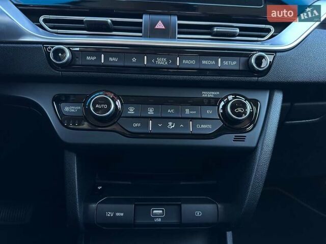 Сірий Кіа Niro, об'ємом двигуна 0 л та пробігом 58 тис. км за 23400 $, фото 66 на Automoto.ua