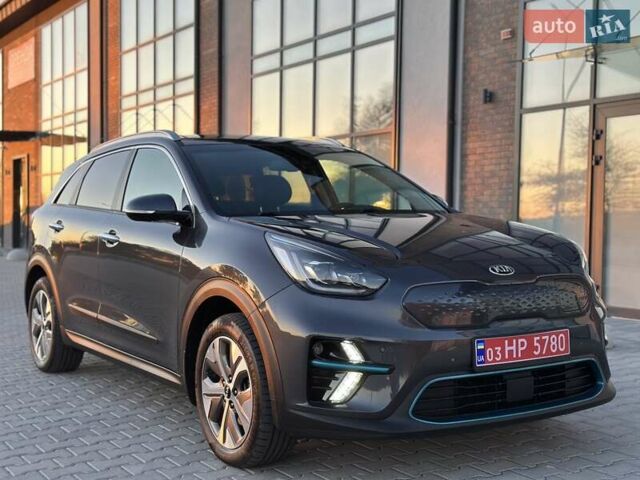 Серый Киа Niro, объемом двигателя 0 л и пробегом 74 тыс. км за 18200 $, фото 18 на Automoto.ua