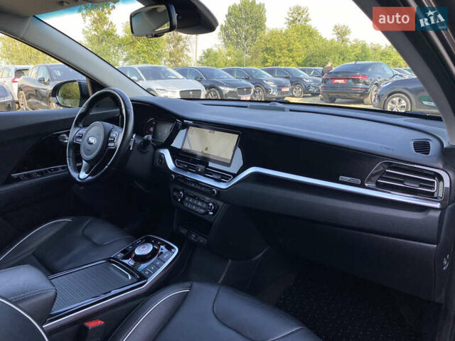 Сірий Кіа Niro, об'ємом двигуна 0 л та пробігом 116 тис. км за 21800 $, фото 106 на Automoto.ua