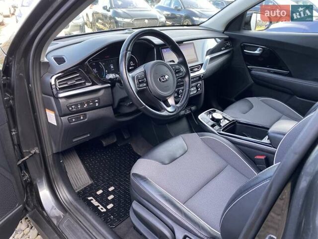 Серый Киа Niro, объемом двигателя 0 л и пробегом 101 тыс. км за 21300 $, фото 3 на Automoto.ua