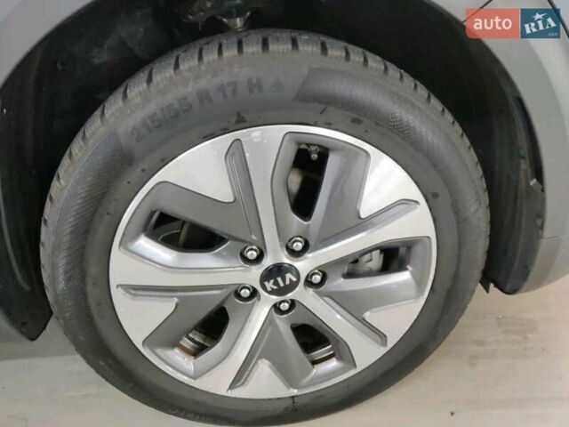 Серый Киа Niro, объемом двигателя 0 л и пробегом 107 тыс. км за 19481 $, фото 11 на Automoto.ua