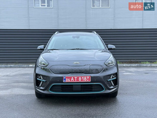 Серый Киа Niro, объемом двигателя 0 л и пробегом 165 тыс. км за 18000 $, фото 1 на Automoto.ua