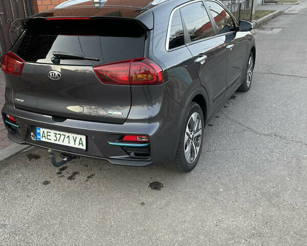 Серый Киа Niro, объемом двигателя 0 л и пробегом 139 тыс. км за 20700 $, фото 8 на Automoto.ua