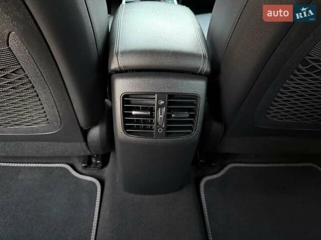 Сірий Кіа Niro, об'ємом двигуна 0 л та пробігом 118 тис. км за 20499 $, фото 71 на Automoto.ua