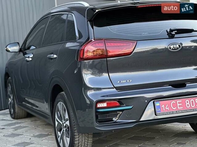 Серый Киа Niro, объемом двигателя 0 л и пробегом 88 тыс. км за 18500 $, фото 8 на Automoto.ua