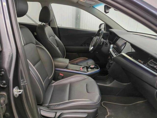 Серый Киа Niro, объемом двигателя 0 л и пробегом 79 тыс. км за 16200 $, фото 19 на Automoto.ua