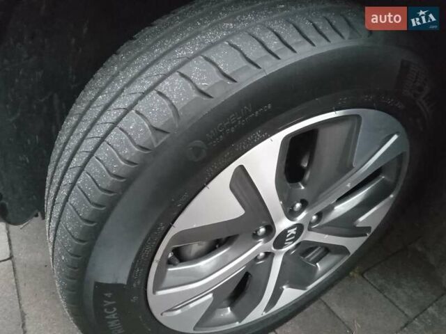 Киа Niro 2020 в Ирпене на Automoto.ua Серый Киа Niro, объемом двигателя 0 л и пробегом 99 тыс. км за 20490 $, фото 57 на Automoto.ua