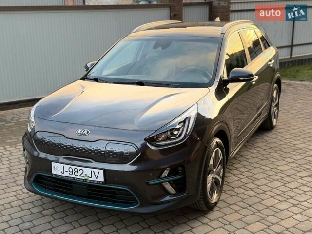 Сірий Кіа Niro, об'ємом двигуна 0 л та пробігом 118 тис. км за 20499 $, фото 5 на Automoto.ua