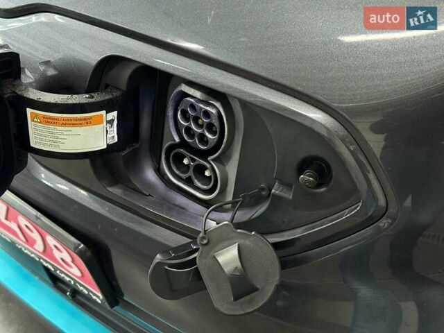 Сірий Кіа Niro, об'ємом двигуна 0 л та пробігом 114 тис. км за 18329 $, фото 8 на Automoto.ua