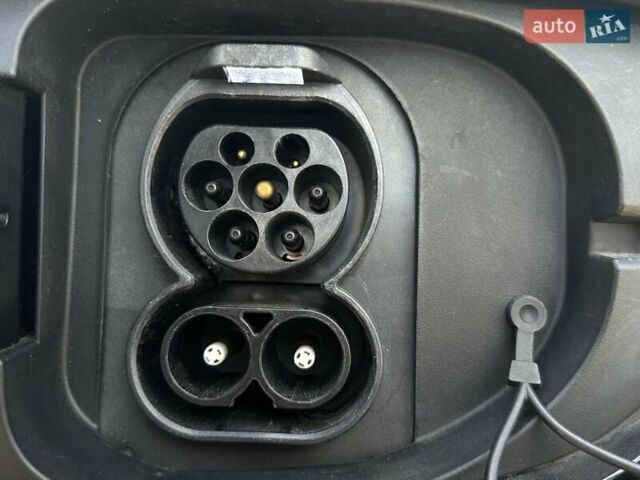 Сірий Кіа Niro, об'ємом двигуна 0 л та пробігом 97 тис. км за 22600 $, фото 4 на Automoto.ua