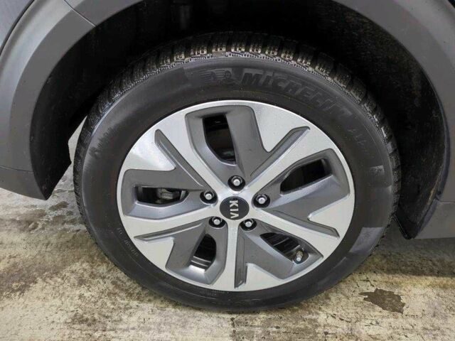 Серый Киа Niro, объемом двигателя 0 л и пробегом 79 тыс. км за 16200 $, фото 11 на Automoto.ua