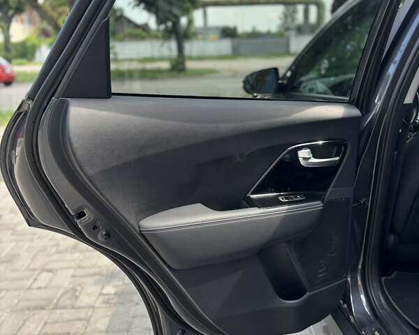 Серый Киа Niro, объемом двигателя 0 л и пробегом 73 тыс. км за 19200 $, фото 23 на Automoto.ua