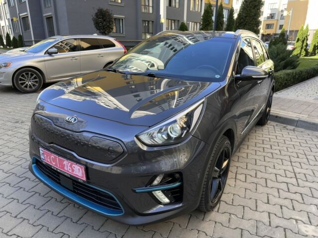 Серый Киа Niro, объемом двигателя 0 л и пробегом 112 тыс. км за 16999 $, фото 2 на Automoto.ua