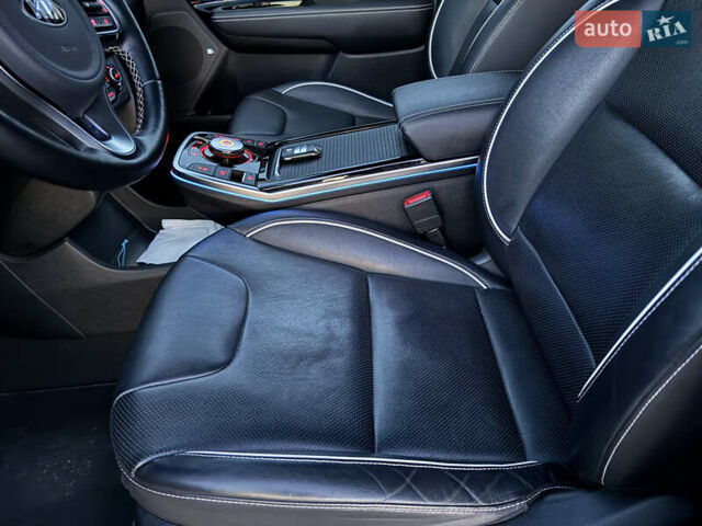 Серый Киа Niro, объемом двигателя 0 л и пробегом 112 тыс. км за 20300 $, фото 26 на Automoto.ua