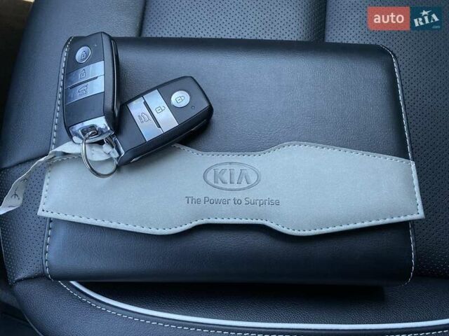 Серый Киа Niro, объемом двигателя 0 л и пробегом 58 тыс. км за 23200 $, фото 52 на Automoto.ua