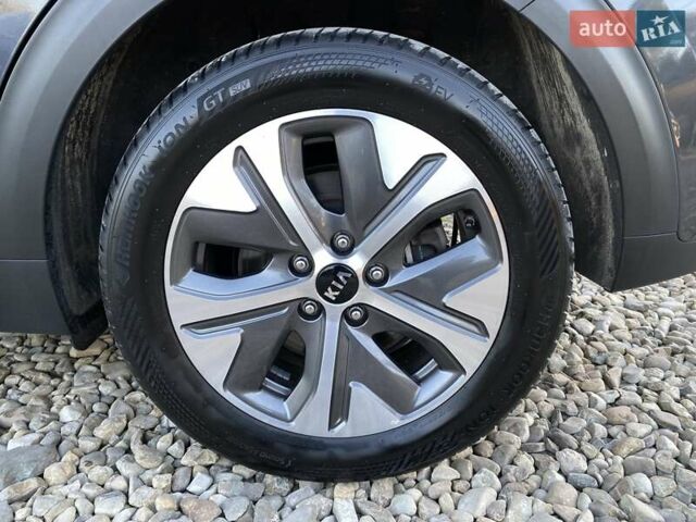 Киа Niro 2020 в Львове на Automoto.ua Серый Киа Niro, объемом двигателя 0 л и пробегом 107 тыс. км за 20950 $, фото 25 на Automoto.ua
