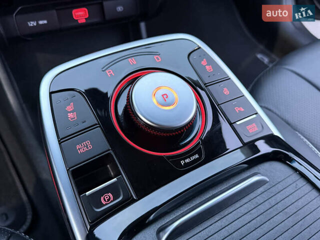 Серый Киа Niro, объемом двигателя 0 л и пробегом 165 тыс. км за 18000 $, фото 58 на Automoto.ua