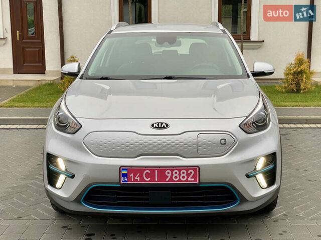Сірий Кіа Niro, об'ємом двигуна 0 л та пробігом 63 тис. км за 20899 $, фото 4 на Automoto.ua
