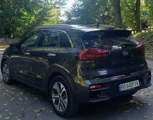 Серый Киа Niro, объемом двигателя 0 л и пробегом 75 тыс. км за 23200 $, фото 6 на Automoto.ua