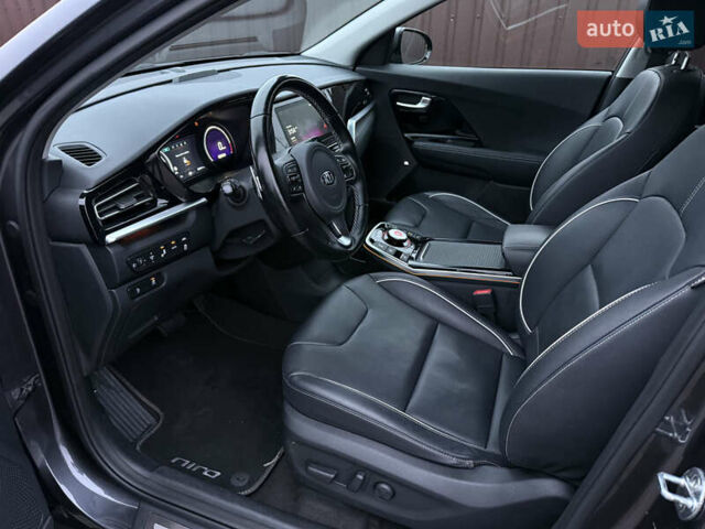 Серый Киа Niro, объемом двигателя 0 л и пробегом 159 тыс. км за 19800 $, фото 28 на Automoto.ua
