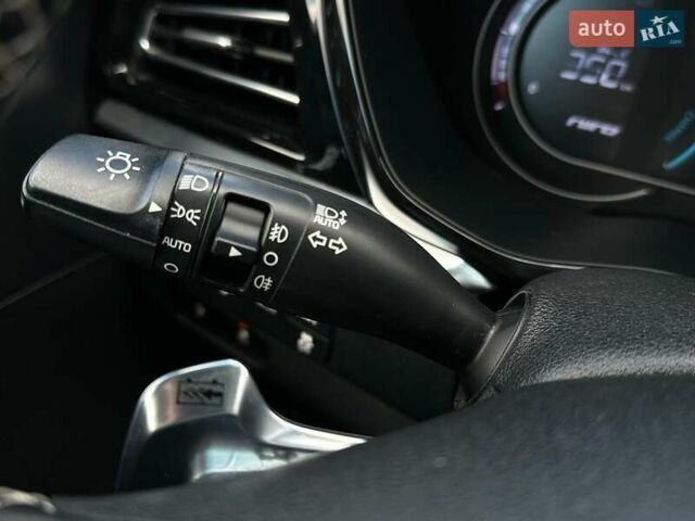 Сірий Кіа Niro, об'ємом двигуна 0 л та пробігом 97 тис. км за 22600 $, фото 33 на Automoto.ua