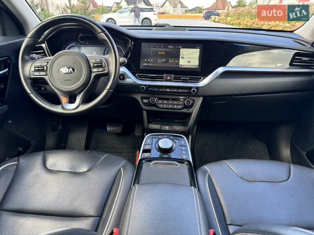 Сірий Кіа Niro, об'ємом двигуна 0 л та пробігом 138 тис. км за 19900 $, фото 22 на Automoto.ua