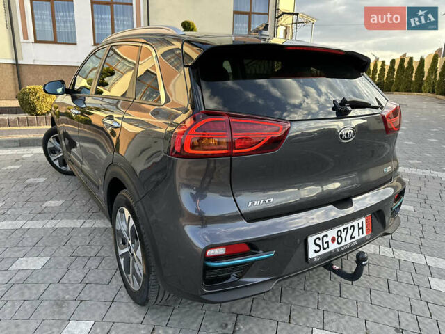 Серый Киа Niro, объемом двигателя 0 л и пробегом 38 тыс. км за 19999 $, фото 24 на Automoto.ua